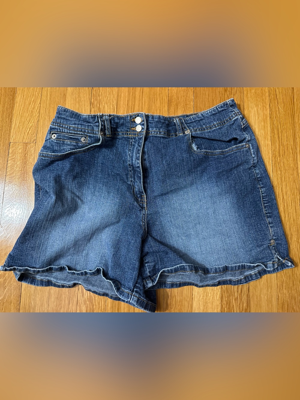 St. John's Bay Blue Stretch Denim Shorts SIZE 14 Women’s